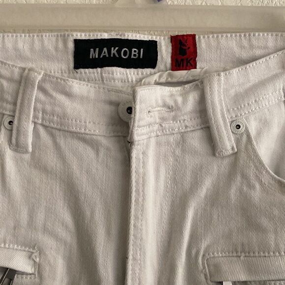 MAKOBI Men’s Distressed Style White Jeans Size 34” x 32” - Picture 2 of 10